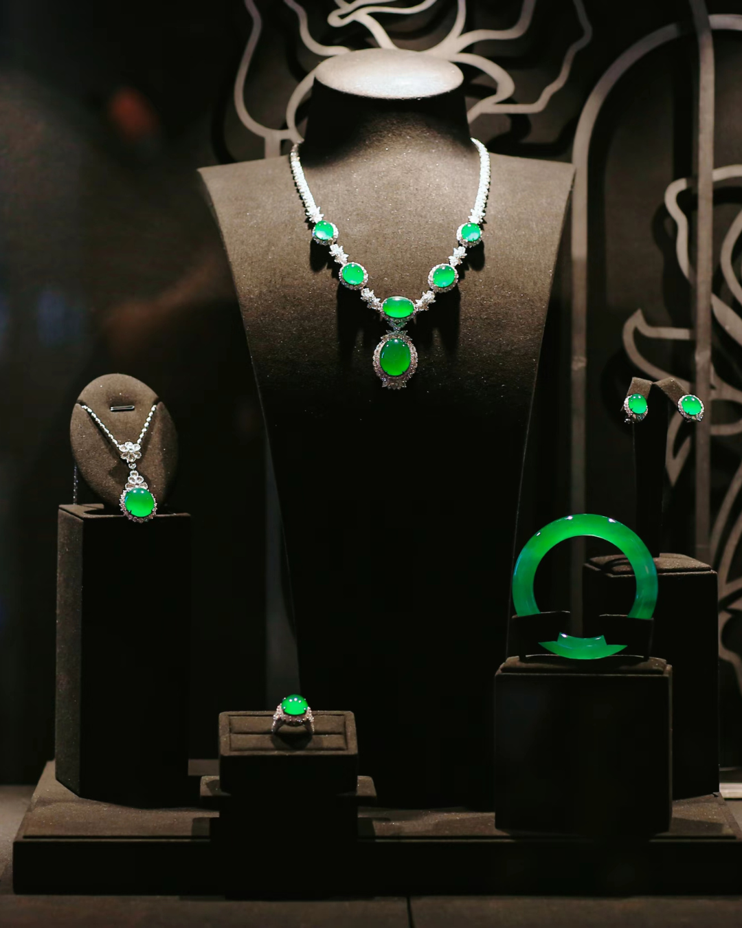 Jadeite Necklace No. 03