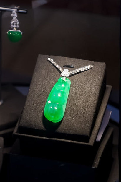 Jadeite Peapod Pendant No.01