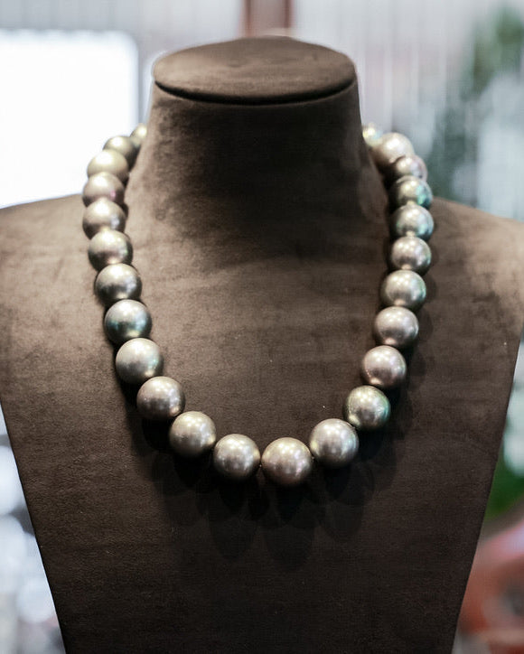 Tahitian Pearl Necklace No. 01
