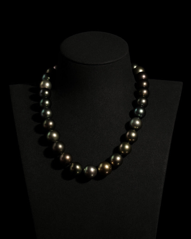 Tahitian Pearl Necklace No. 01