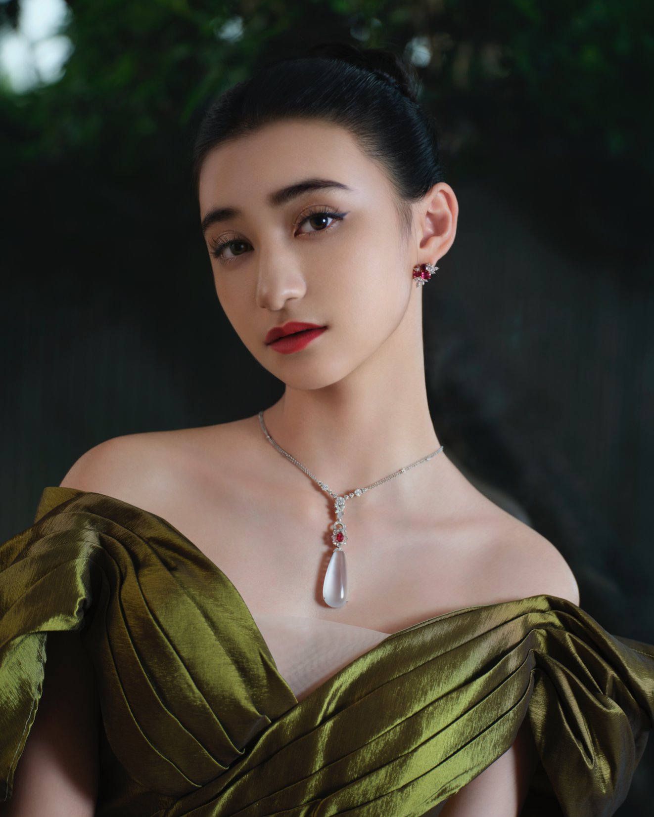 White Jadeite Necklace No. 01